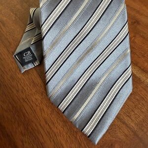 100%Silk Gianni Bini Men's Elegant  Silver Gray and Black Striped Tie